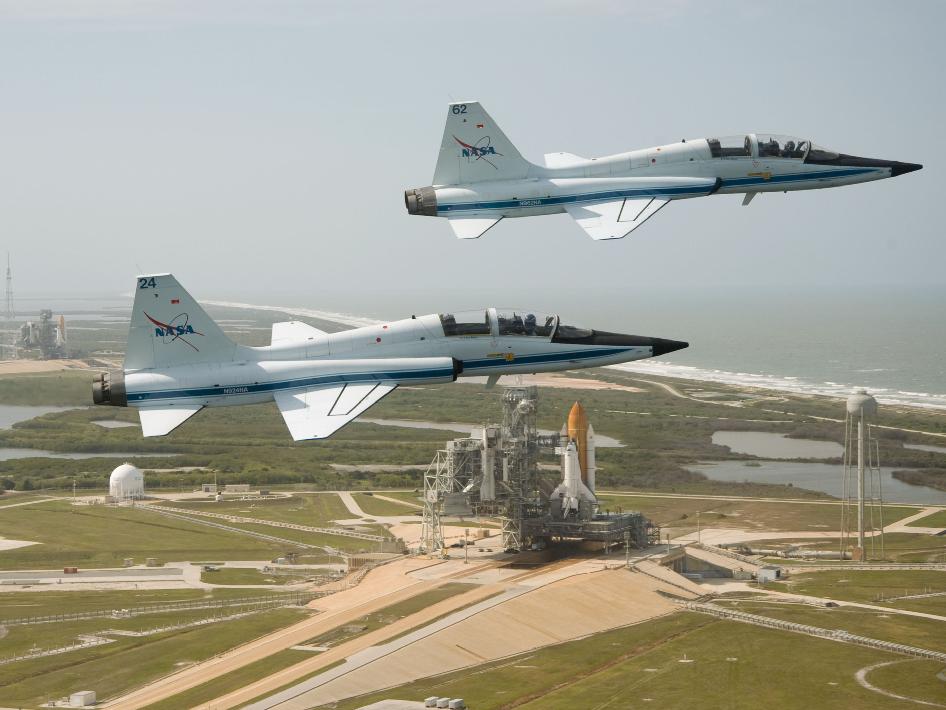 2 T-38's over 2 shuttles
