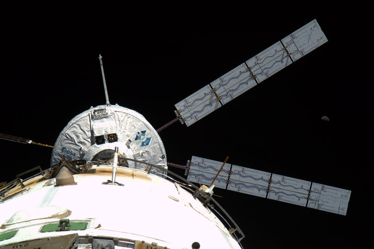 ATV-2 Johannes Kepler about to dock to the ISS