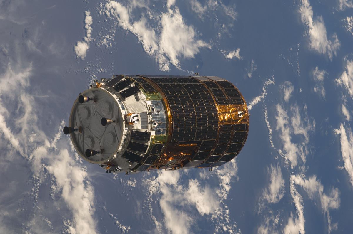 HTV 1 approaches ISS